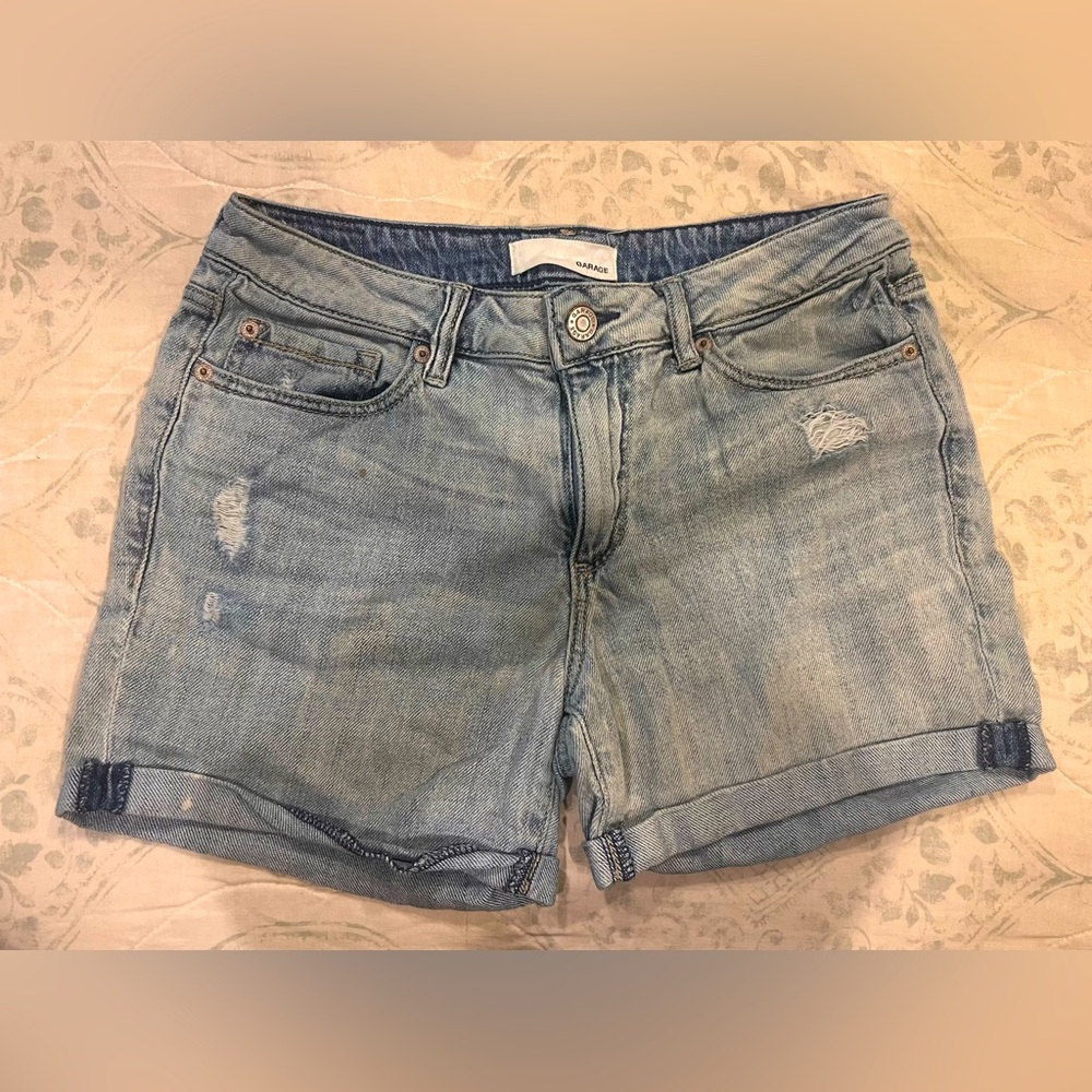 Garage Favorite shorts! Relaxed, stretch fit.